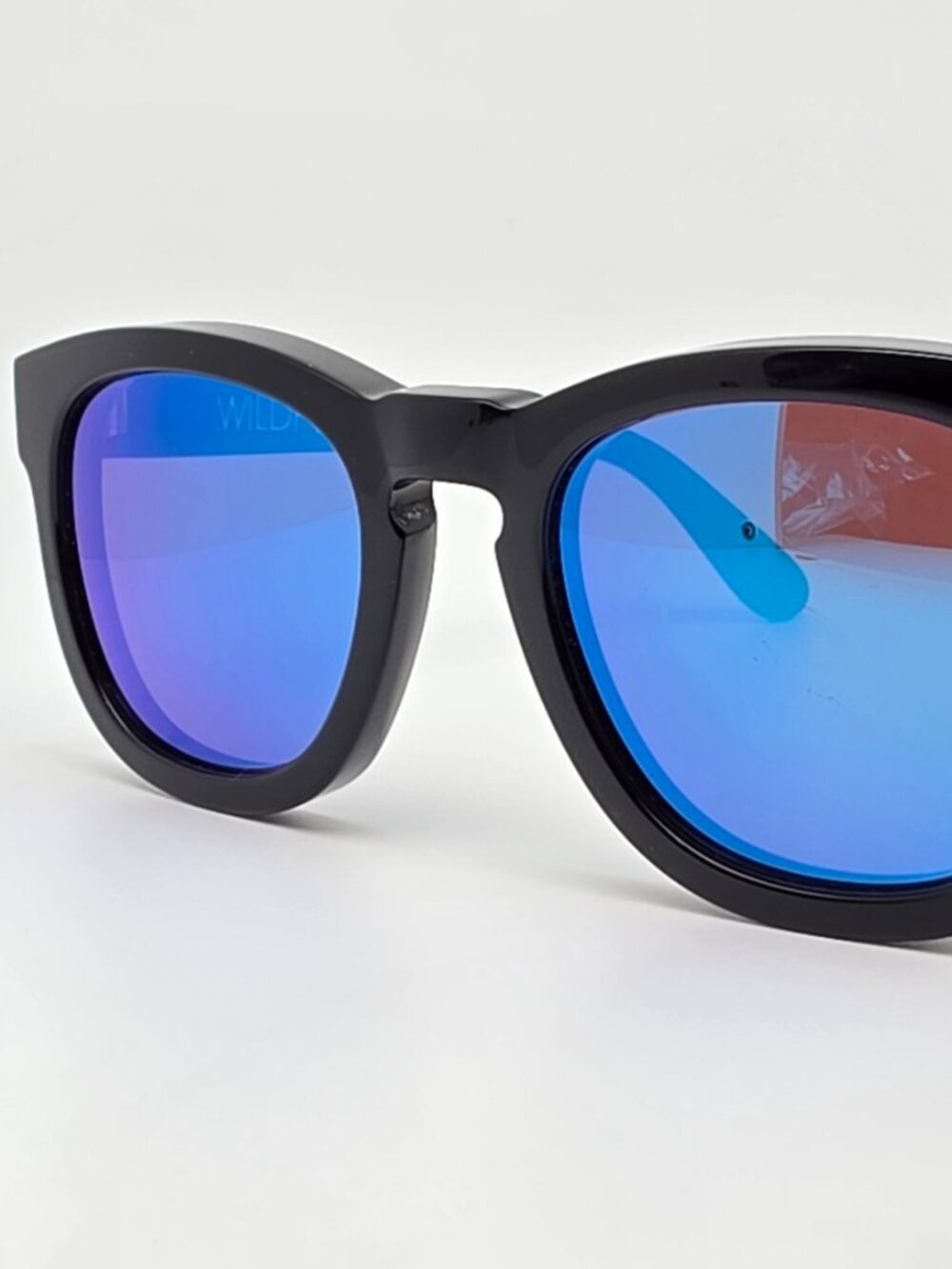 Wildfox Classic Fox Black Frame Blue Flash Mirror Lens Thick Sunglasses 50mm